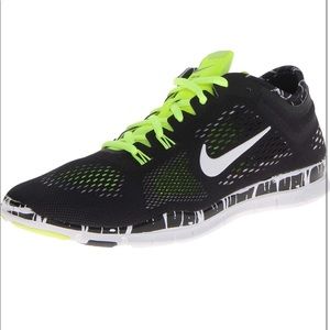 NIKE Womens Free 5.0 Tr Fit 4 Black Running Size 7